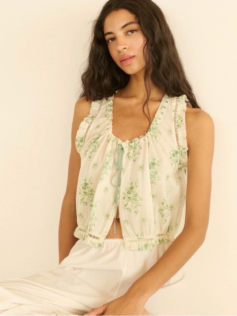 Doen Traveler Cream Floral Tie-Neck Sleeveless Blouse - Picture 5 of 5